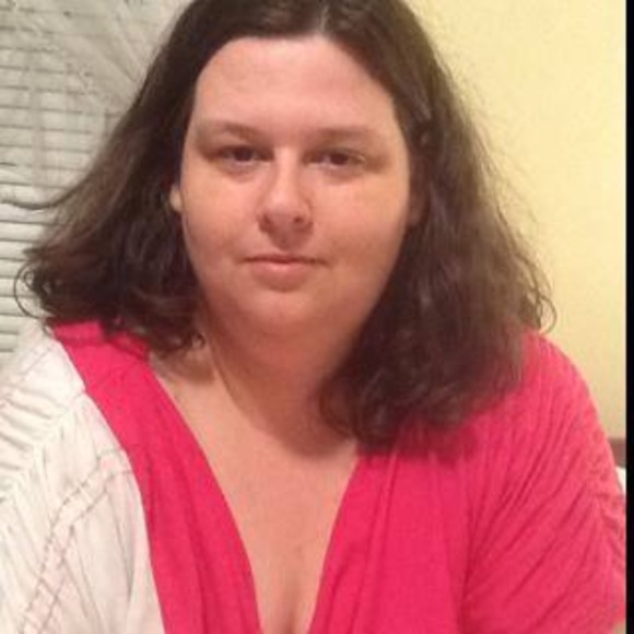 Profile Picture of Mary Hannell (@hanell00) on Poshmark