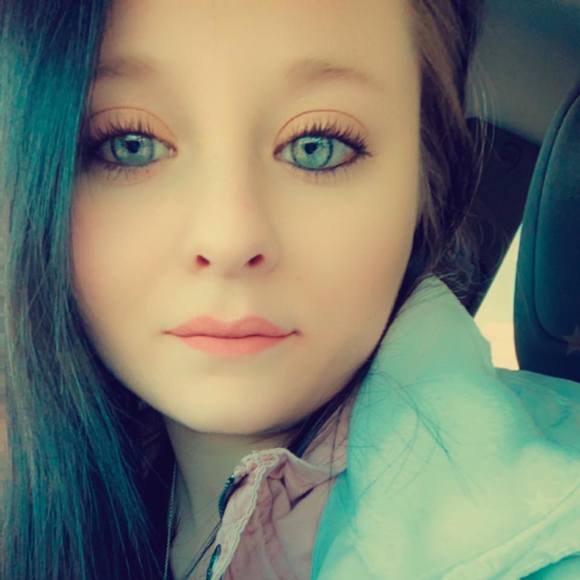 Profile Picture of Sunshine Perry (@adperry) on Poshmark