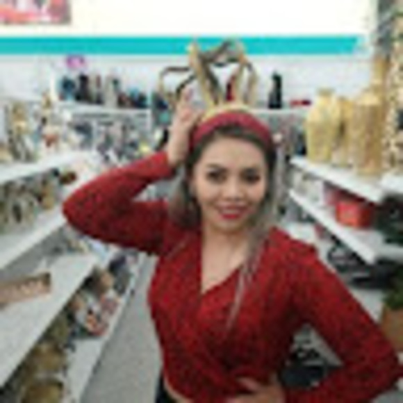 Profile Picture of Juaniz Miranda (@juanizmiranda9) on Poshmark