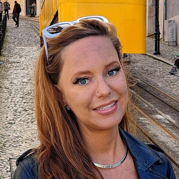 Profile Picture of Amy Gunkler (@amygunkler) on Poshmark