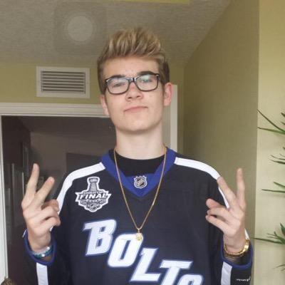 Profile Picture of Julia❤️ (@TheTideftDevin) on Twitter