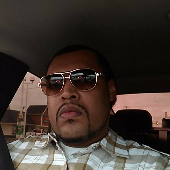 Profile Picture of James Beck (@boobeck68) on Poshmark