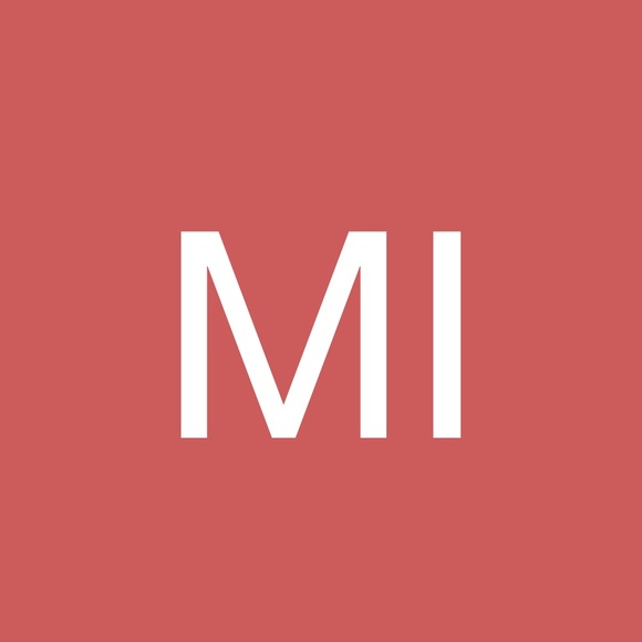 Profile Picture of Mercedes Inklebarger (@zijwaipzs) on Poshmark