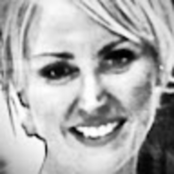 Profile Picture of Cheryl jo Wilkinson (@wilkinsoncj10) on Poshmark