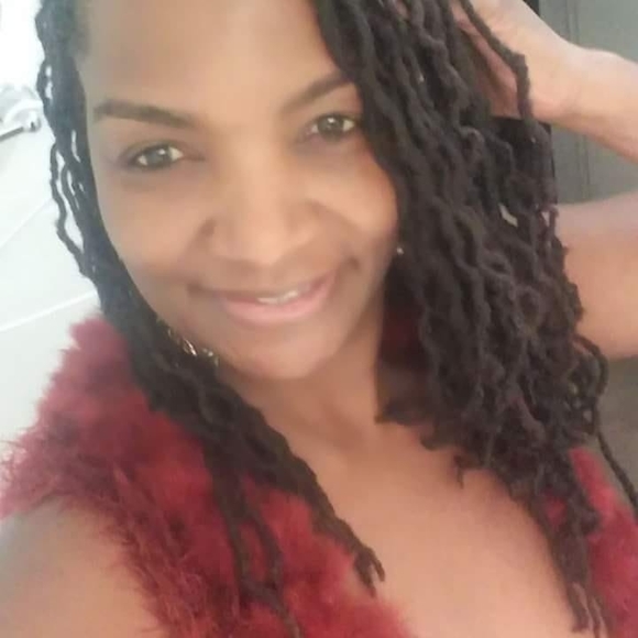 Profile Picture of Kimberly Chase (@kimberly_chase) on Poshmark