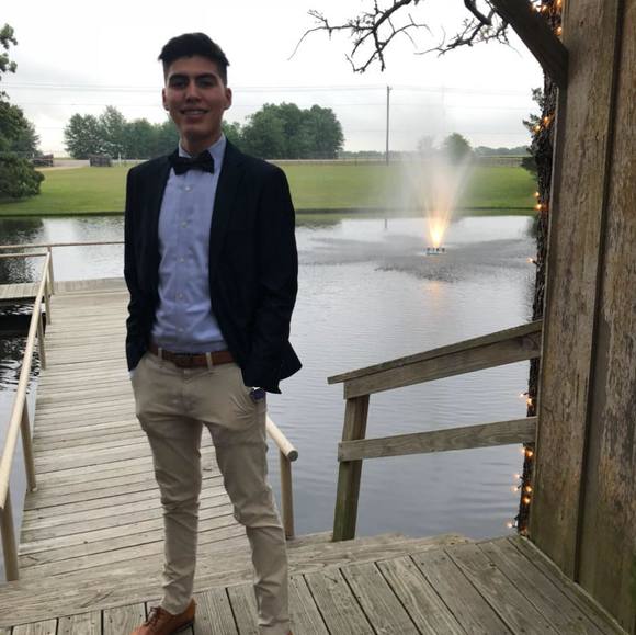 Alex Meraz - Poshmark Profile Picture of Alex Meraz (@ameraz104) on Poshmark