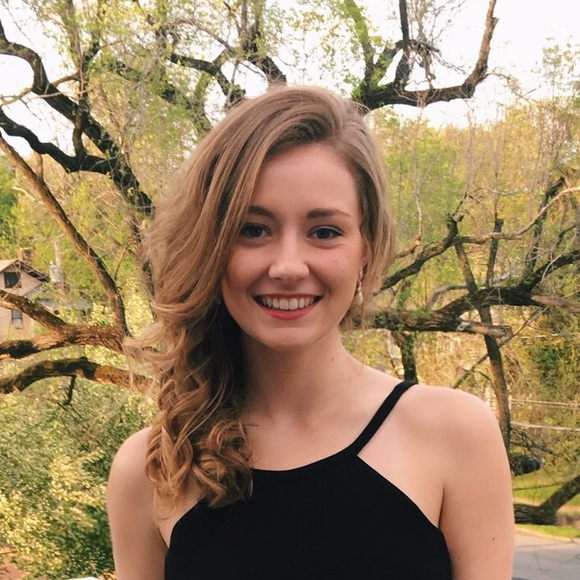 Profile Picture of Mary Kosewski (@mtk719) on Poshmark