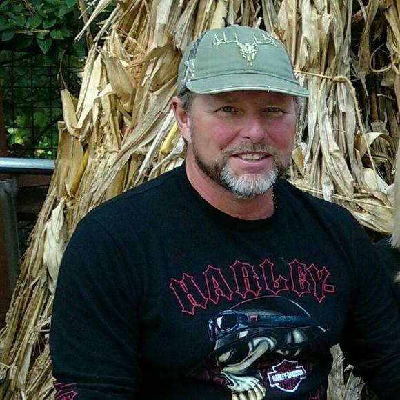 Profile Picture of David Karbowsky (@irondotcom69) on Poshmark