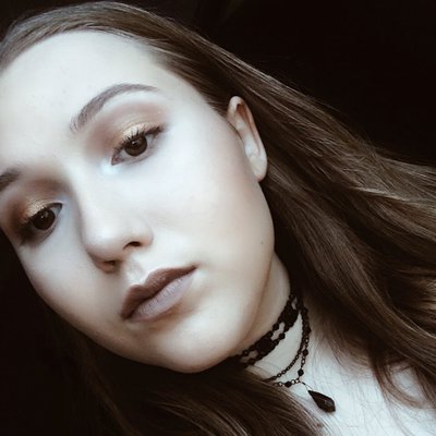 Profile Picture of Emily Doering (@edoering_) on Twitter