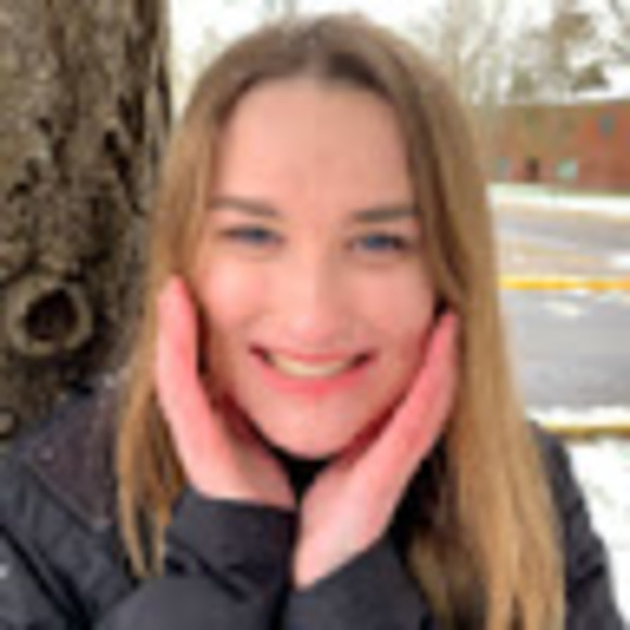 Profile Picture of Sarah Getzendaner (@sgetzendaner) on Poshmark