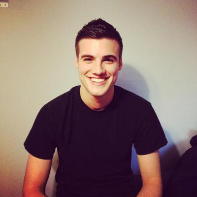 Profile Picture of Tom Hogan (@thogan_Bronson) on Twitter