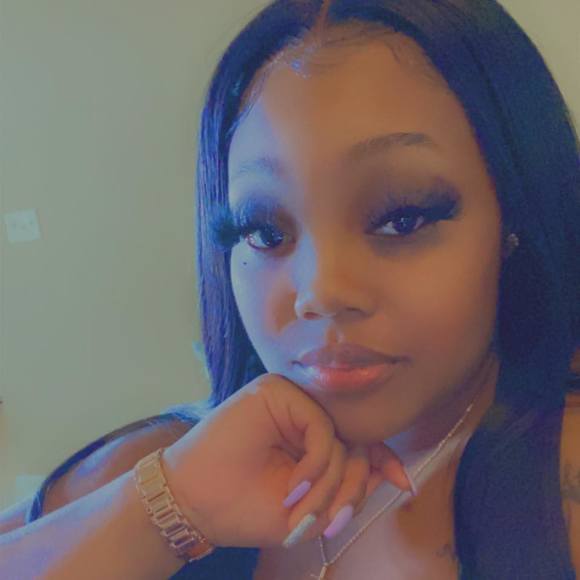 Profile Picture of Katelyn Gooden (@khyreemommy1) on Poshmark