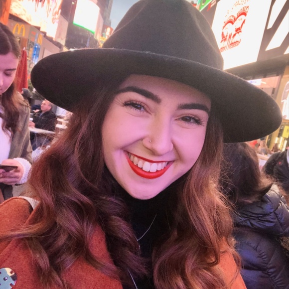 Profile Picture of Maura Consedine (@mauragc13) on Poshmark