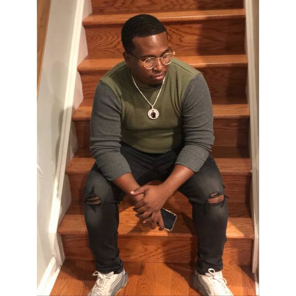 Profile Picture of Antone Higginsjr (@antonehigginsjr) on Poshmark
