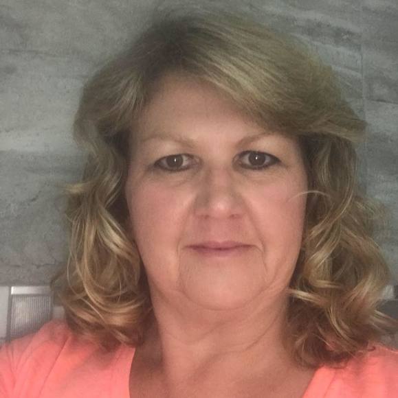 Profile Picture of Pam Andrews taft (@pjtaft63) on Poshmark