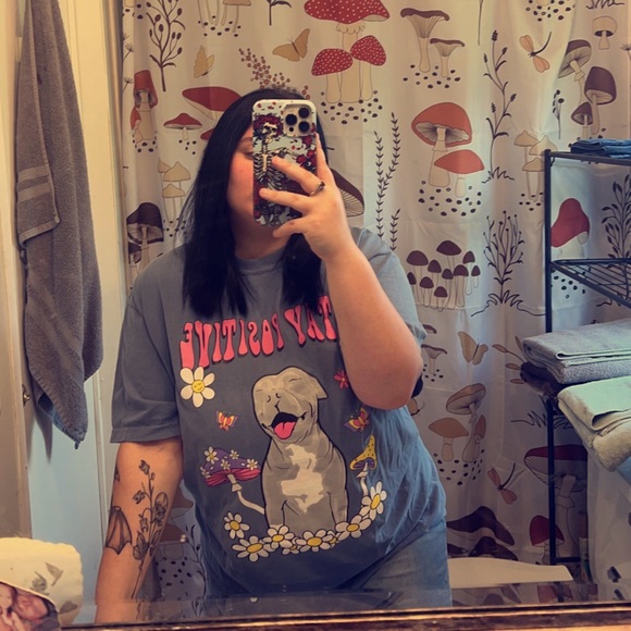 Profile Picture of Autumn Vibbert (@autumnvibb_) on Poshmark