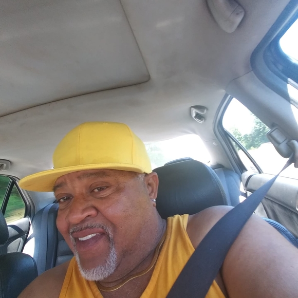 Profile Picture of Leon Small (@leonsmall235) on Poshmark