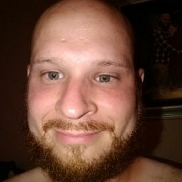 Profile Picture of Aaron Moll (@aaronmoll30) on Poshmark