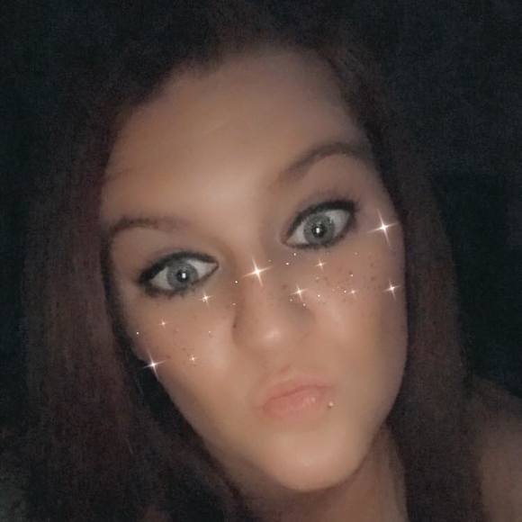 Profile Picture of Lisa Colvin (@lisaockerman15) on Poshmark