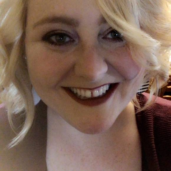 Profile Picture of Lily Shugart (@lilyk2018) on Poshmark