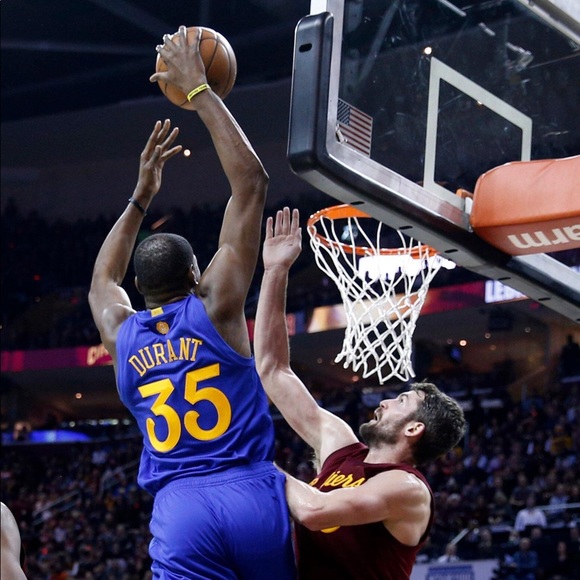 Profile Picture of Pj Thomas (@pjisking23) on Poshmark