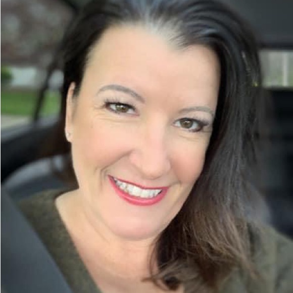 Profile Picture of Jaki Lemense (@jakifez) on Poshmark