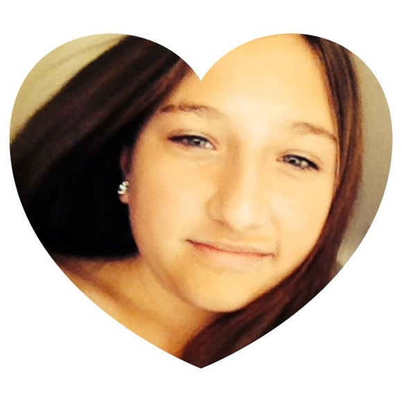 Profile Picture of Alyssa Koska (@alyssakoska) on Poshmark