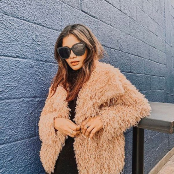 Profile Picture of Jen Wright (@123456jen) on Poshmark