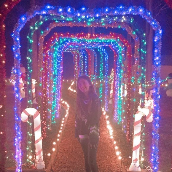 Profile Picture of Shae Leither (@shaeleither) on Poshmark