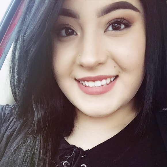 Profile Picture of Micaela Silva (@micaelas368) on Poshmark