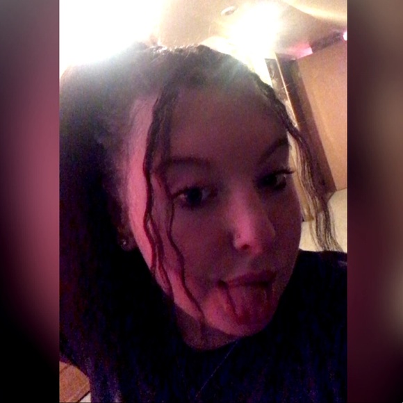 Profile Picture of Autumn Hay (@autumn013005) on Poshmark