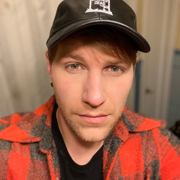 Profile Picture of John Graff (@jgsales0424) on Poshmark