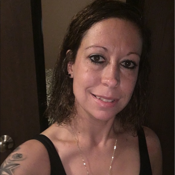 Morgan Scharnweber - Poshmark Profile Picture of Morgan Scharnweber (@scharnm2) on Poshmark