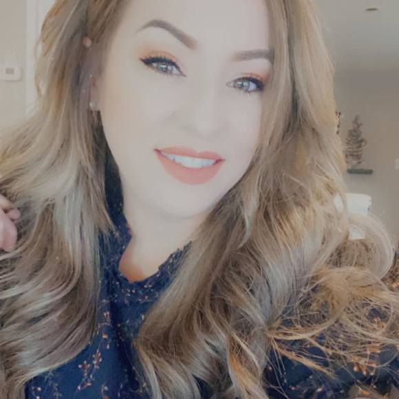 Profile Picture of Renee Gamboa (@reneearagon1) on Poshmark