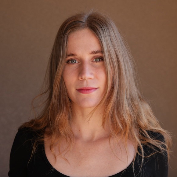 Profile Picture of Libby Coleman (@libbbss) on Poshmark