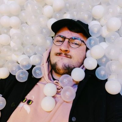 Profile Picture of Buffalo-Wings Acton (@thomas_acton) on Twitter