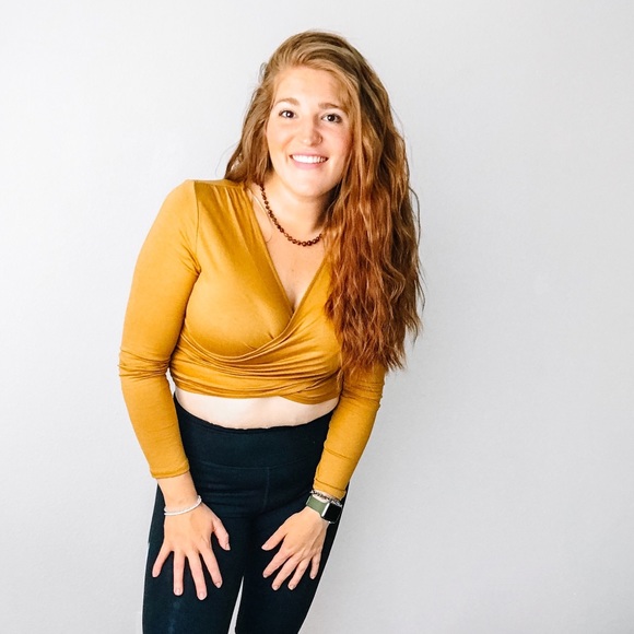 Profile Picture of Hallie Louisa (@hallielouisa) on Poshmark