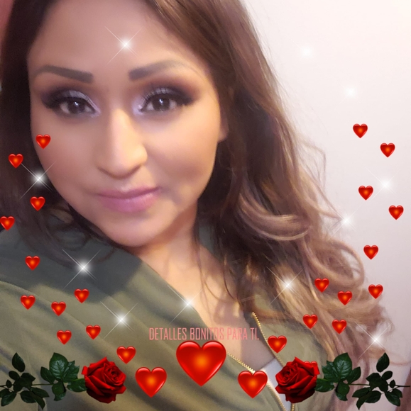 Profile Picture of Mari cruz Enriquez (@enriquezmari88) on Poshmark