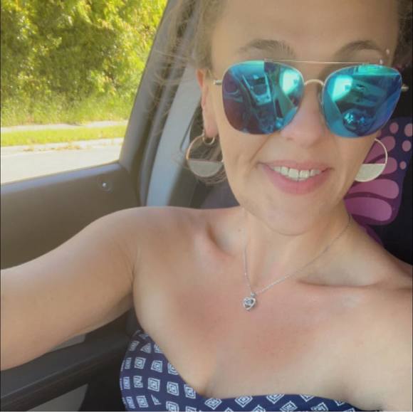 Profile Picture of Carrissa Reitler (@careitler) on Poshmark