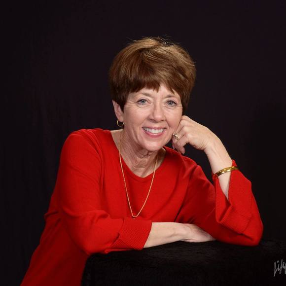 Profile Picture of Jo Keesling (@jlkeeslin) on Poshmark