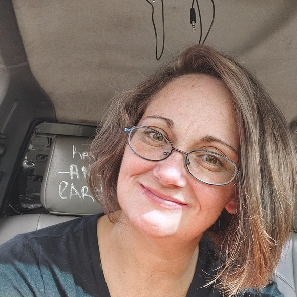 Profile Picture of Shannon Whitsell (@swhitsell83) on Poshmark