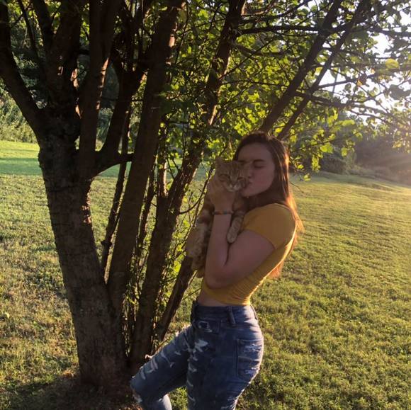 Profile Picture of Rose Mauller (@rosemauller) on Poshmark