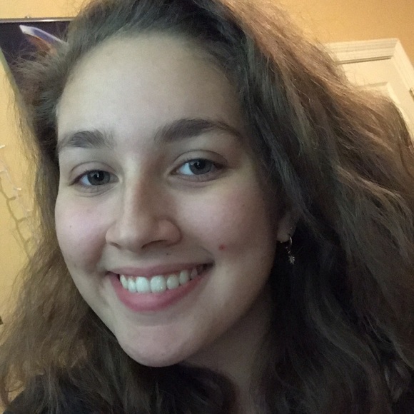 Profile Picture of Paige Mclemore (@papajoe147) on Poshmark