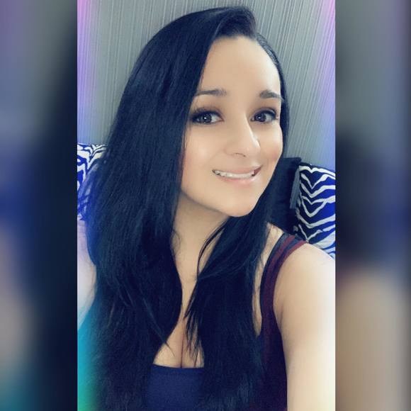 Profile Picture of Lisa Burkhart (@lisamarieee85) on Poshmark