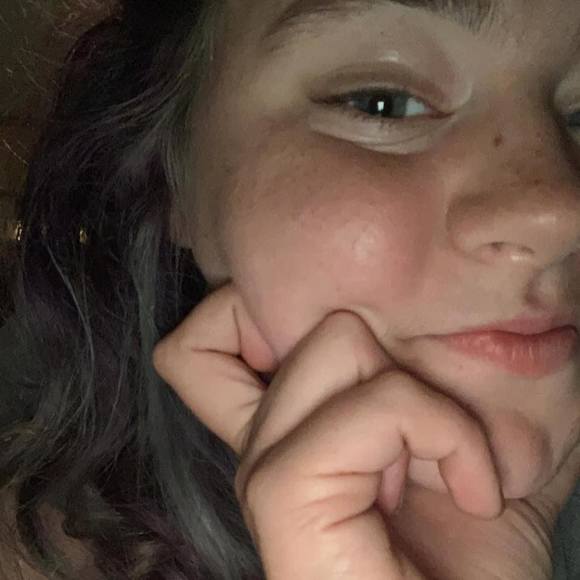 Profile Picture of Ida Lieberum (@iduuhge) on Poshmark