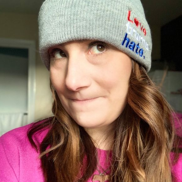 Profile Picture of Julianne Wallace (@jules5857) on Poshmark