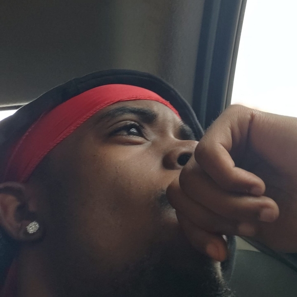 Profile Picture of Noel Morgan (@noelmorgan32) on Poshmark