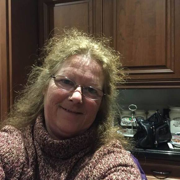 Profile Picture of Arlene Willison (@arlene_willison) on Poshmark