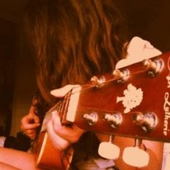 Profile Picture of Ellie Feygin (@elle_miky) on Poshmark