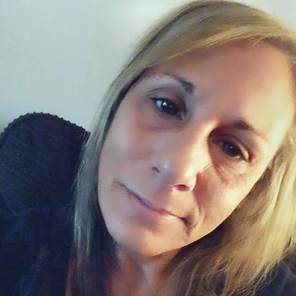 Profile Picture of Lori Regimbald (@loriwarner67) on Poshmark